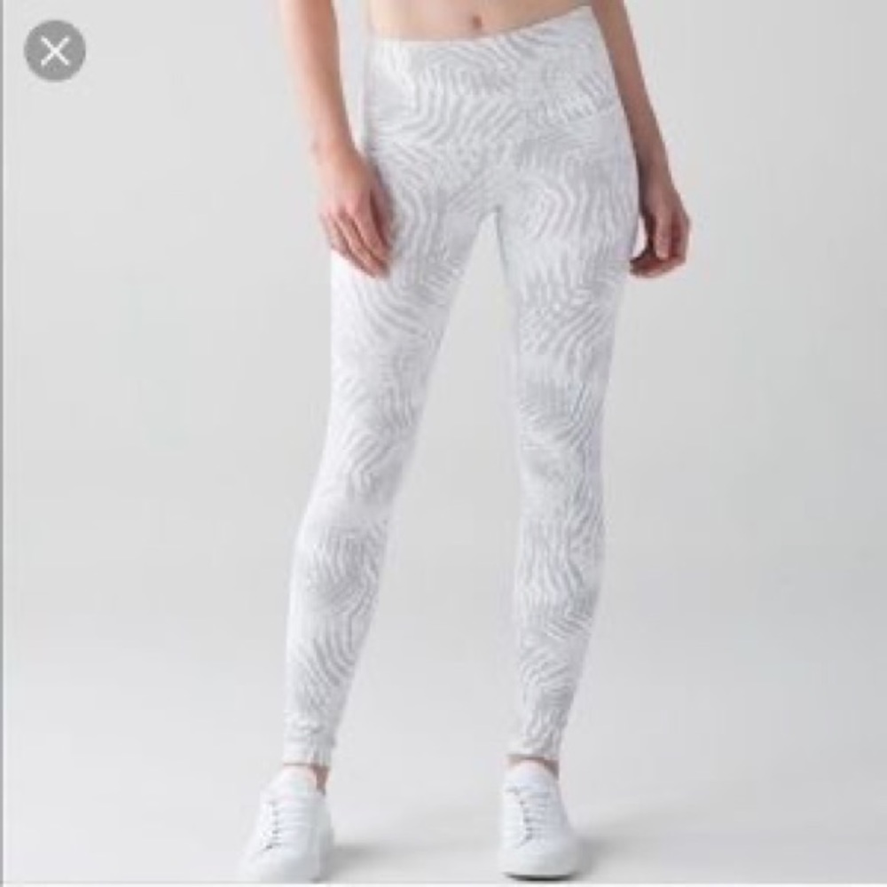Lululemon Wunder Under palm tree leggings EUC Sz 10